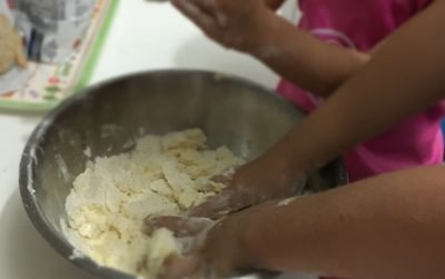 Receita de Bicoitinho de Natal para fazer com as crianças