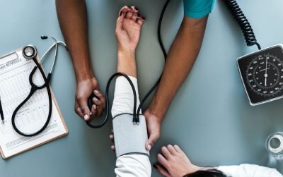 A importância de contratar um seguro saúde antes de viajar
