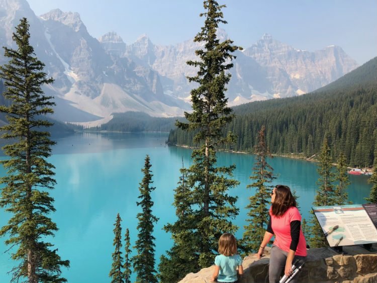 Vista do mirante de Moraine Lake