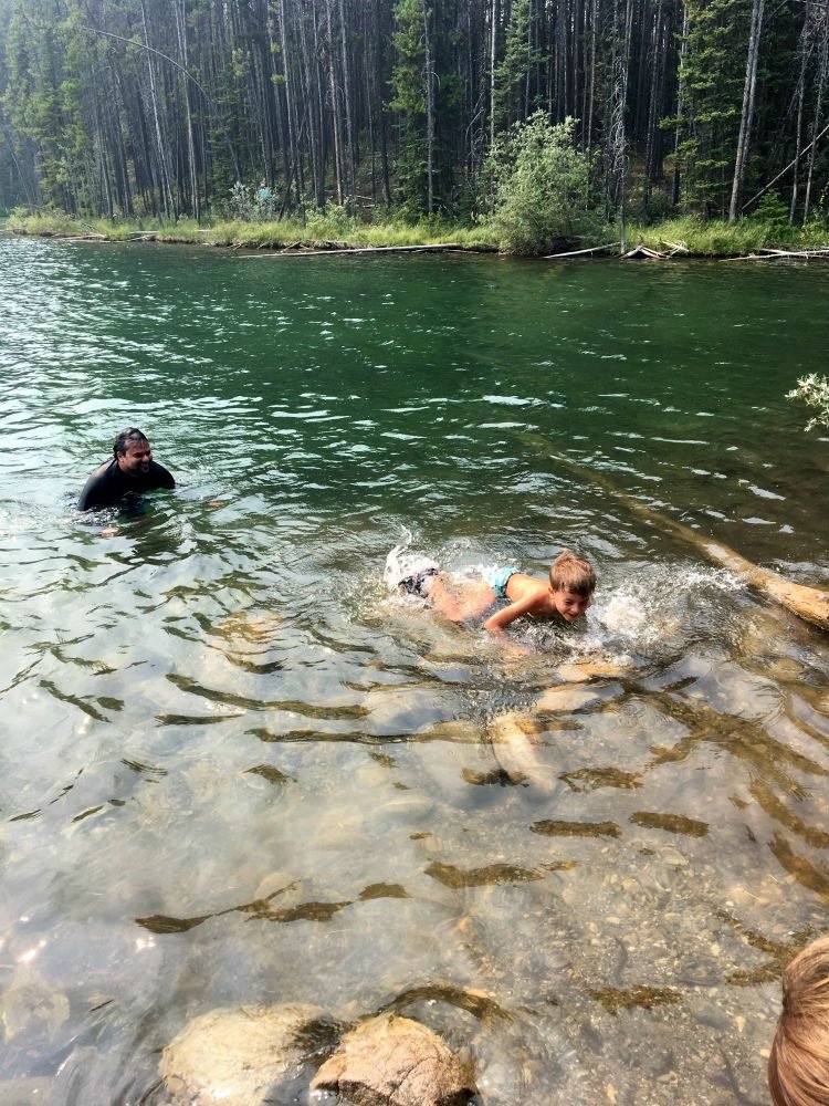 mergulho gelado em Herbert Lake
