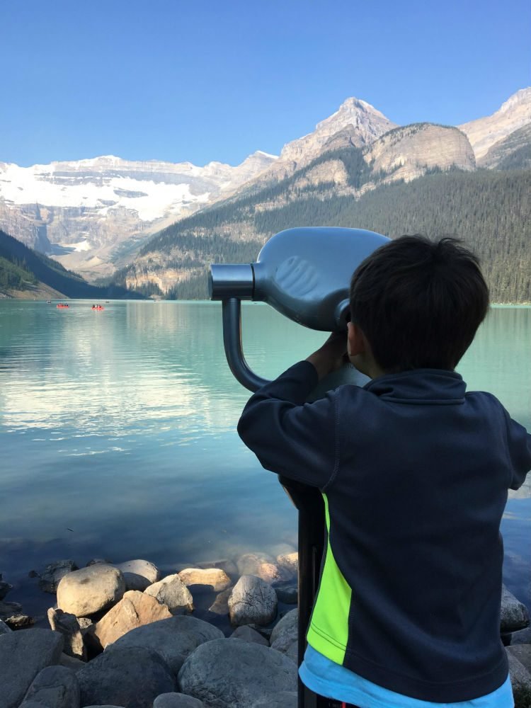 Lake Louise e ao fundo geleira Victoria