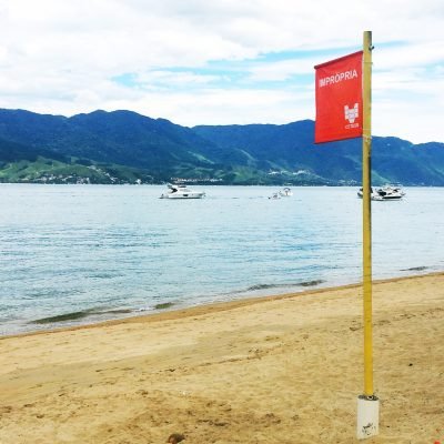 bandeira vermelha cesteb praia imprópria