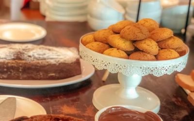 Saudade do café da manhã de hotel? Veja receitas dos principais resorts