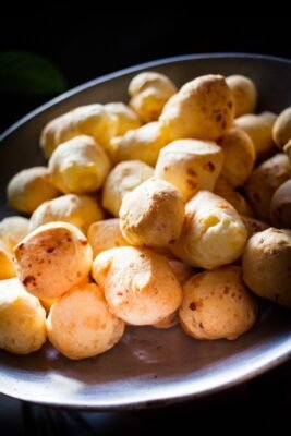 PRATO CHEIO DE Pão de Queijo