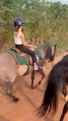passeio-a-cavalo-clara-ibiuna-poster