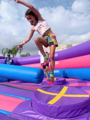 brincadeiras parque super jump gloob