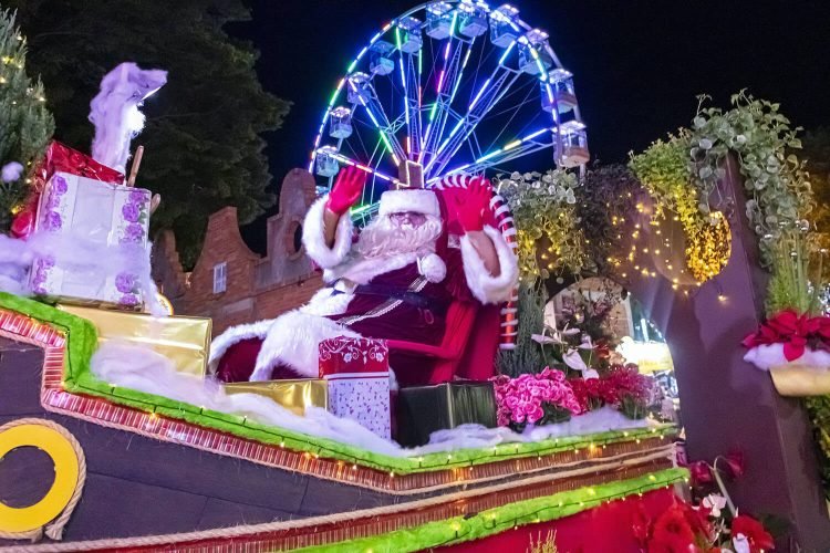 Papal Noel no Natal de Holambra