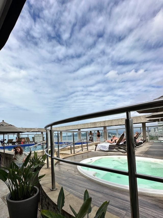 5 motivos para conhecer o Parque Balneário Hotel em Santos