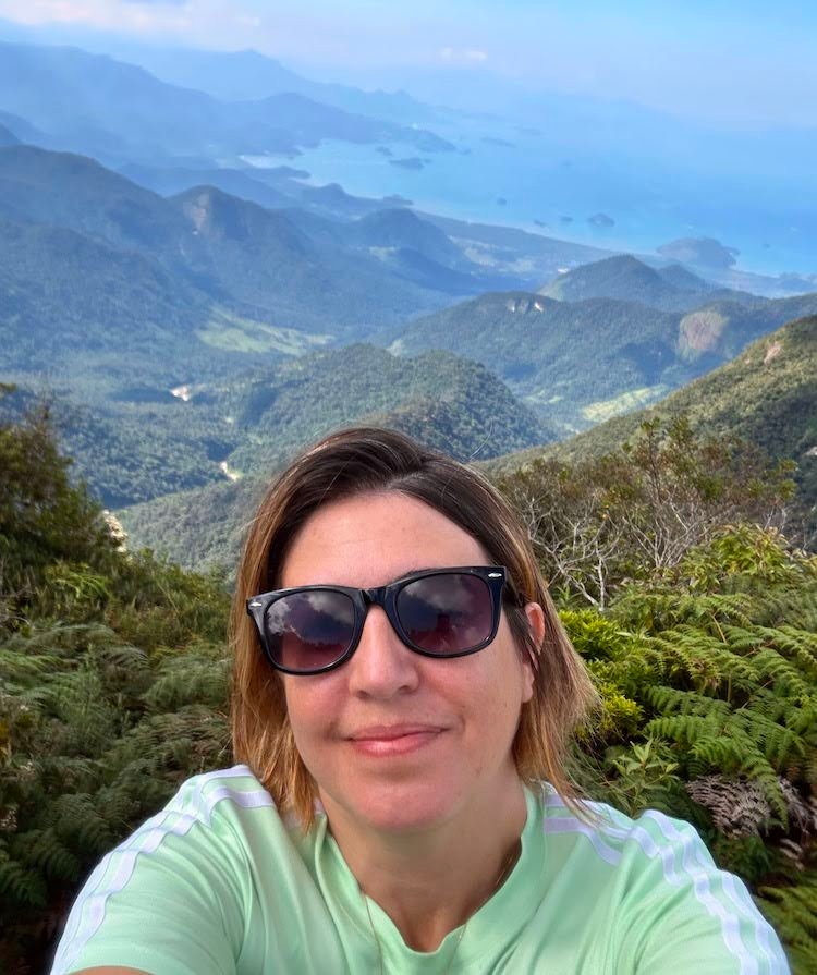 Cunha Pedra da Macela_ao fundo Angra dos Reis e Paraty