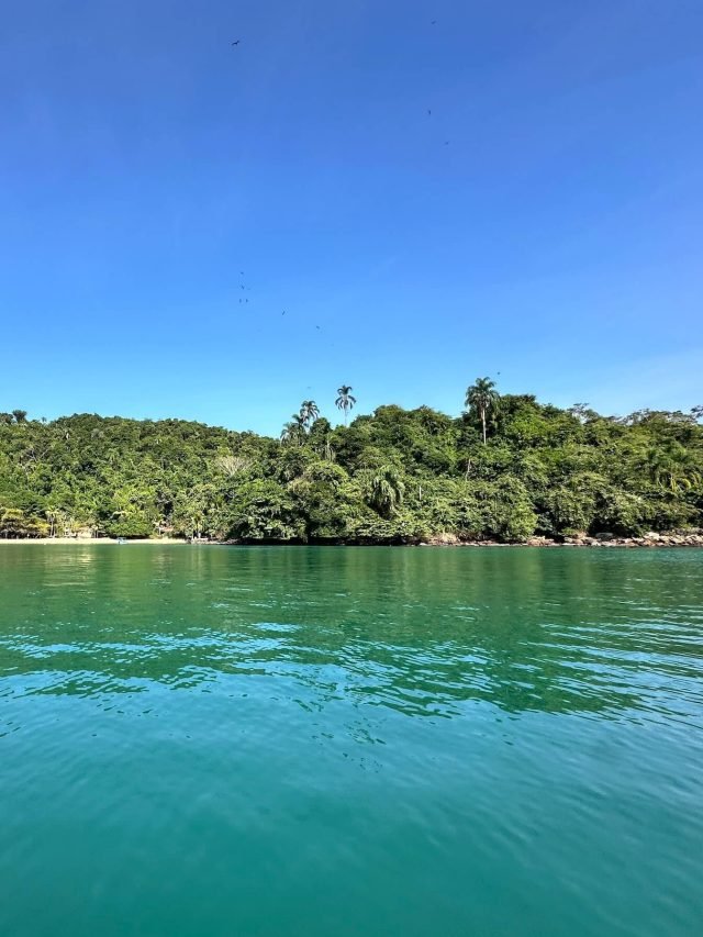 Conheça a Ilha do Cedro, uma das mais lindas de Paraty