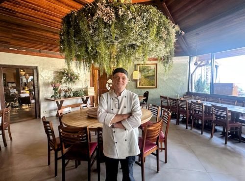 O chef Jean Claude do restaurante Shangri-La