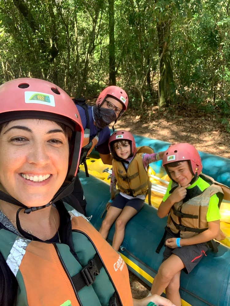 Rafting em Brotas com crianças com Viva Brotas_no bote