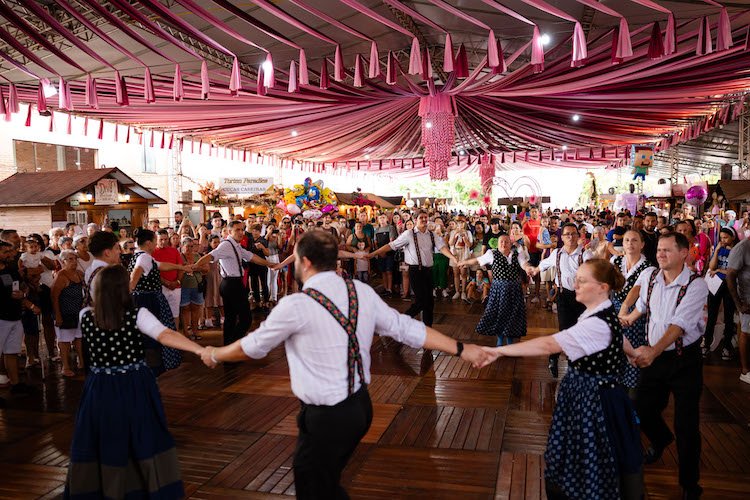 Pomerode Osterfet danças tipicas