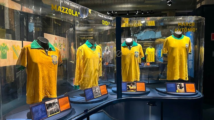 Exposição Amarelinha no Museu do Futebol
