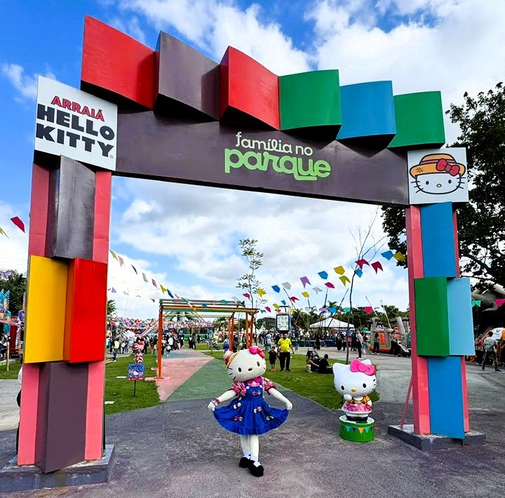 Familia-no-Parque---Arraia-com-Hello-Kitty-