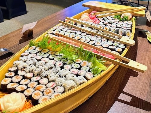 Japan Experience no Blue Tree Thermas de Lins_barca de sushi